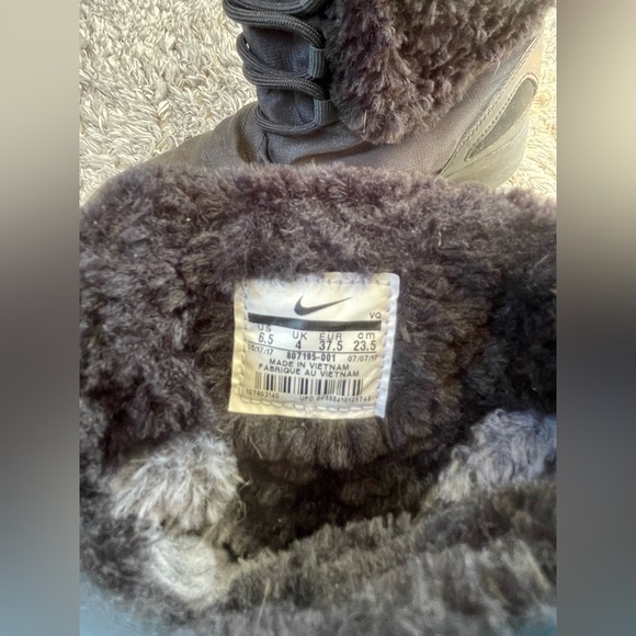 Nike Boots - Picture 6 of 10